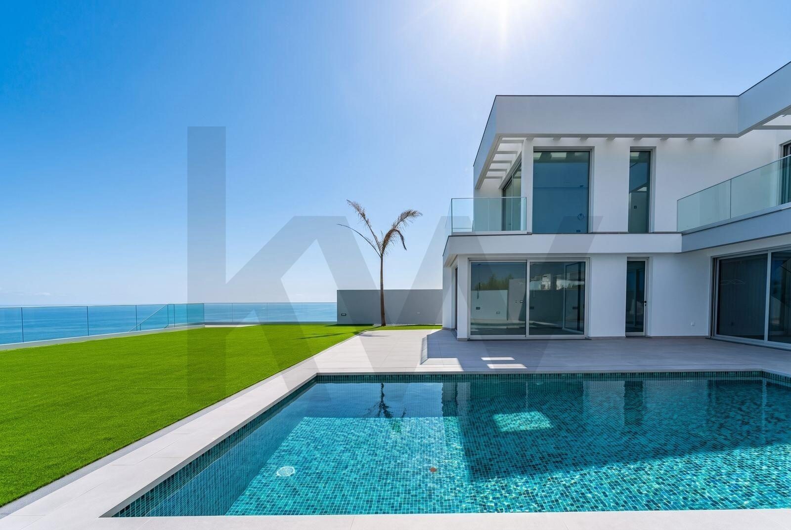 Villa Ponta do Sol — piscina e terraço sobre o oceano