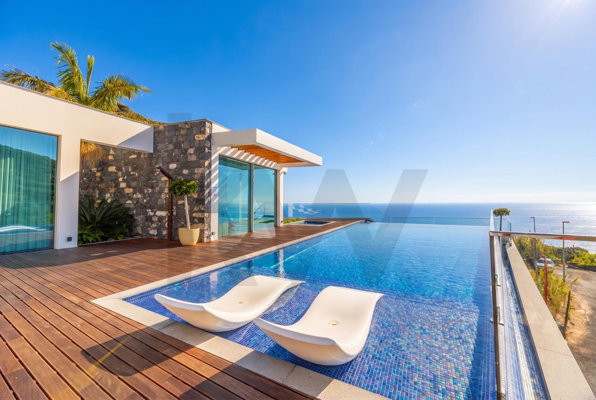 Villa Quinta Grande — piscina infinita e deck